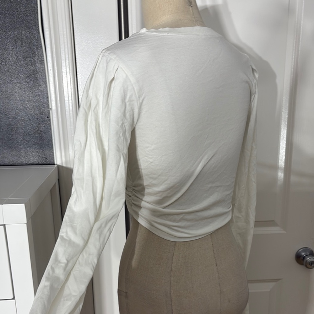 Elegant White Knotted Long Sleeve Top - Picture 7 of 9
